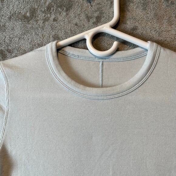 Lululemon Hold Tight Cropped T-Shirt Sheer Blue‎ Size 4 - Picture 2 of 4